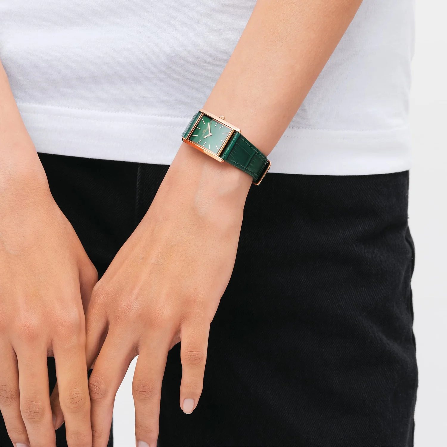 Original-Daniel-Wellington-Bound-Emerald-Crocodile-Champagne-Gold-Women-Watch-DW00100694-5.webp