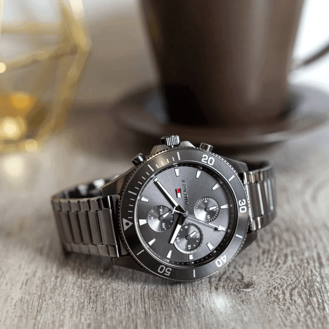 Original-Tommy-Hilfiger-Analogue-Multifunction-Quartz-Watch-for-Men-with-Gunmetal-Stainless-Steel-Bracelet-1791918-46mm-6.png