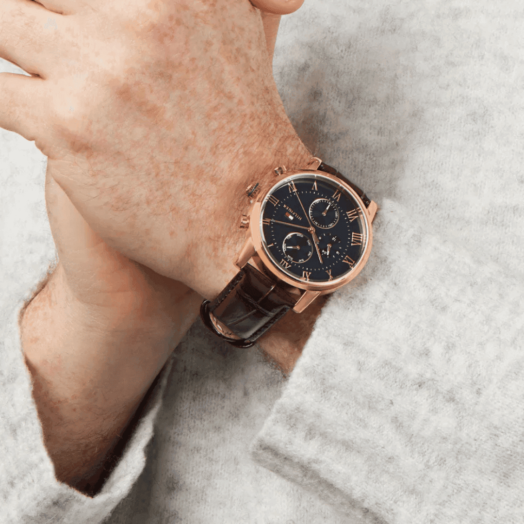 Tommy-Hilfiger-Mens-Blue-Dial-Leather-Band-Watch-1791399-5.png