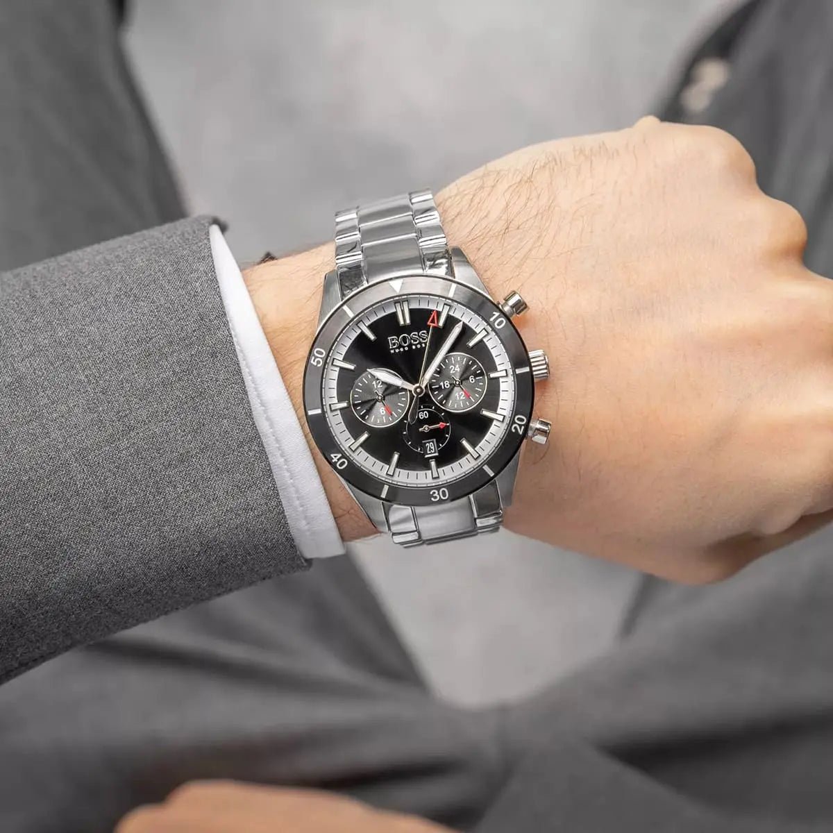 1513862-hugo-boss-watch-men-black-dial-metal-stainless-steel-silver-strap-quartz-battery-analog-chronograph-santiago_13.jpg