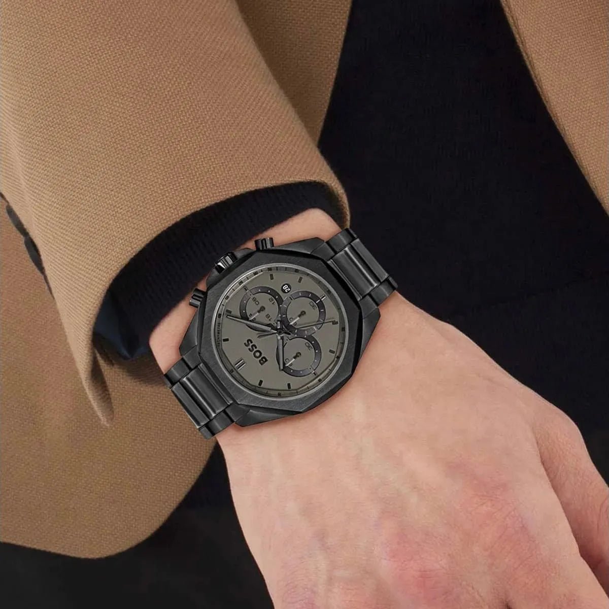 1514016-hugo-boss-watch-men-black-dial-metal-stainless-strap-quartz-battery-analog-chronograph-cloud_4.jpg