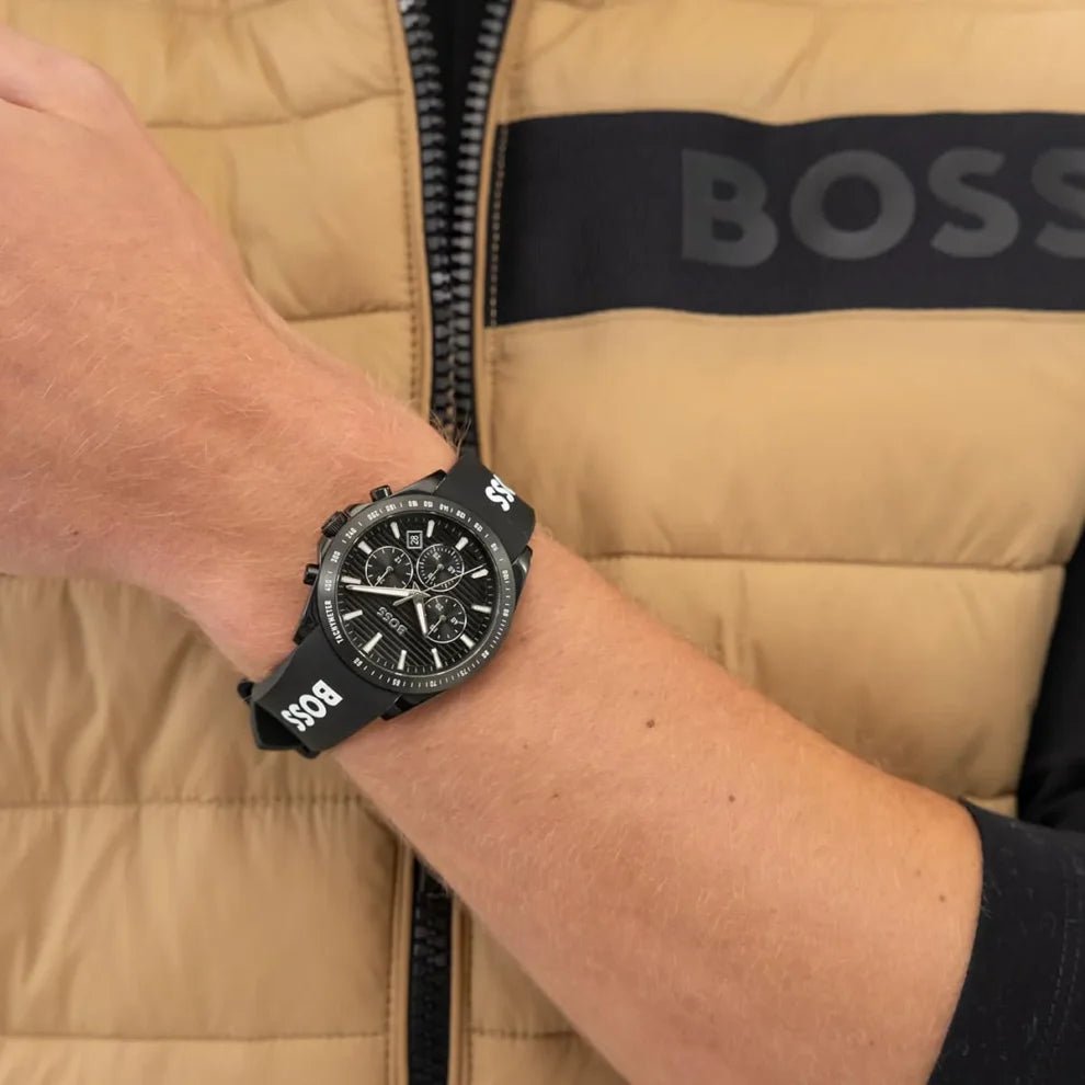 1514289-hugo-boss-watch-men-black-dial-rubber-strap-quartz-battery-analog-chronograph-strike_4-990x990-1.jpg