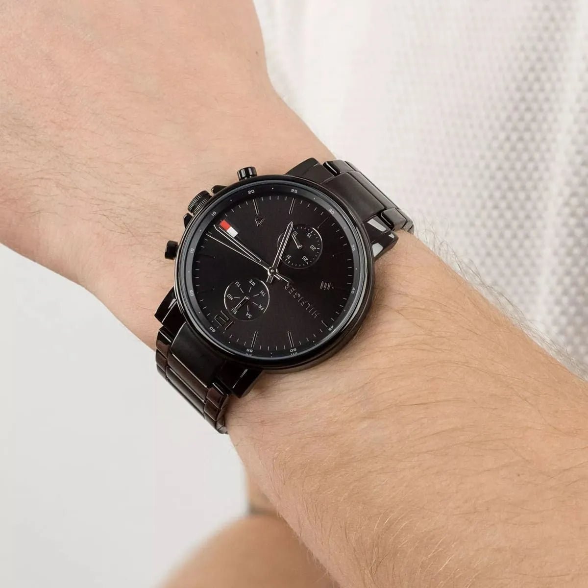 1710414-tommy-hilfiger-watch-men-black-dial-metal-stainless-steel-strap-quartz-battery-analog-three-hand-daniel_11.jpg