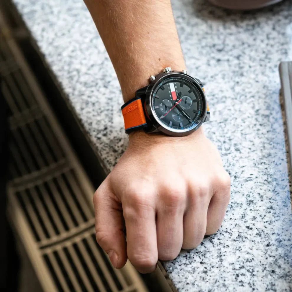 1710583-tommy-hilfiger-watch-men-black-dial-rubber-orange-strap-quartz-analog-wynwood_5-990x990-1.jpg