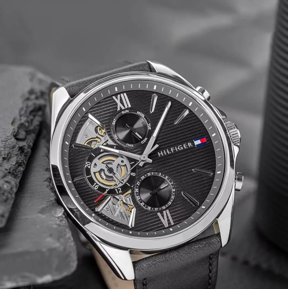 1710644-tommy-hilfiger-watch-men-gray-dial-leather-black-strap-quartz-analog-baker_7-990x991-1.jpg