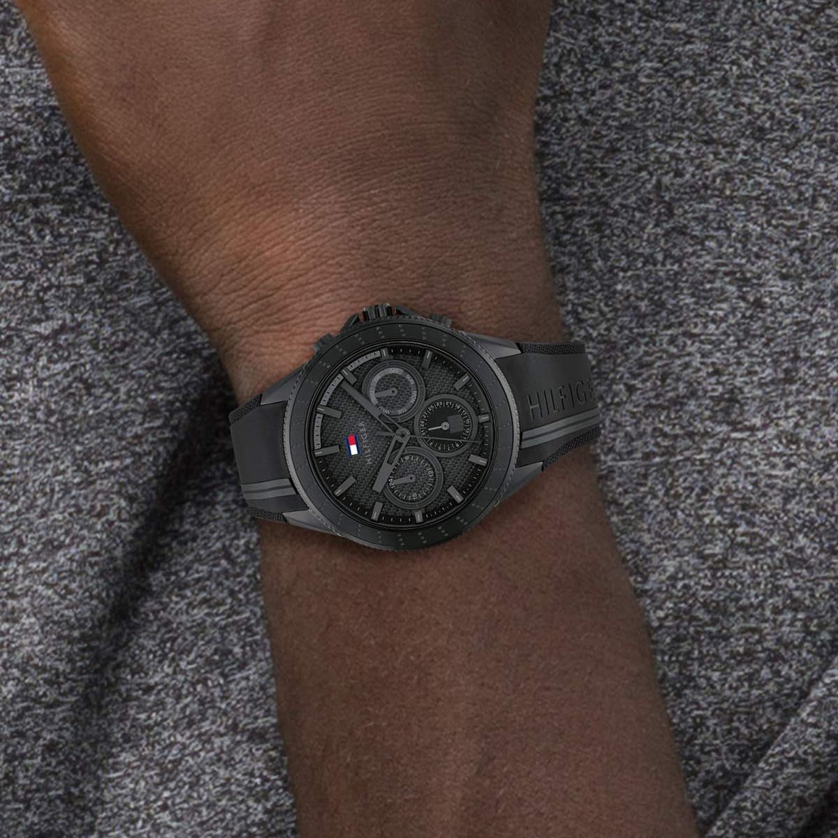1791861-tommy-hilfiger-watch-men-black-dial-rubber-strap-quartz-battery-analog-monthly-weekly-date-aiden_12.jpg