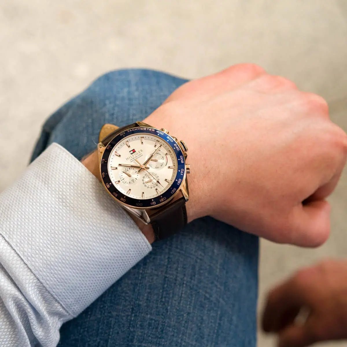 1791966-tommy-hilfiger-watch-men-white-dial-leather-brown-strap-quartz-analog-chronograph-5atm-165feet-water-resistant-owen_5.jpg