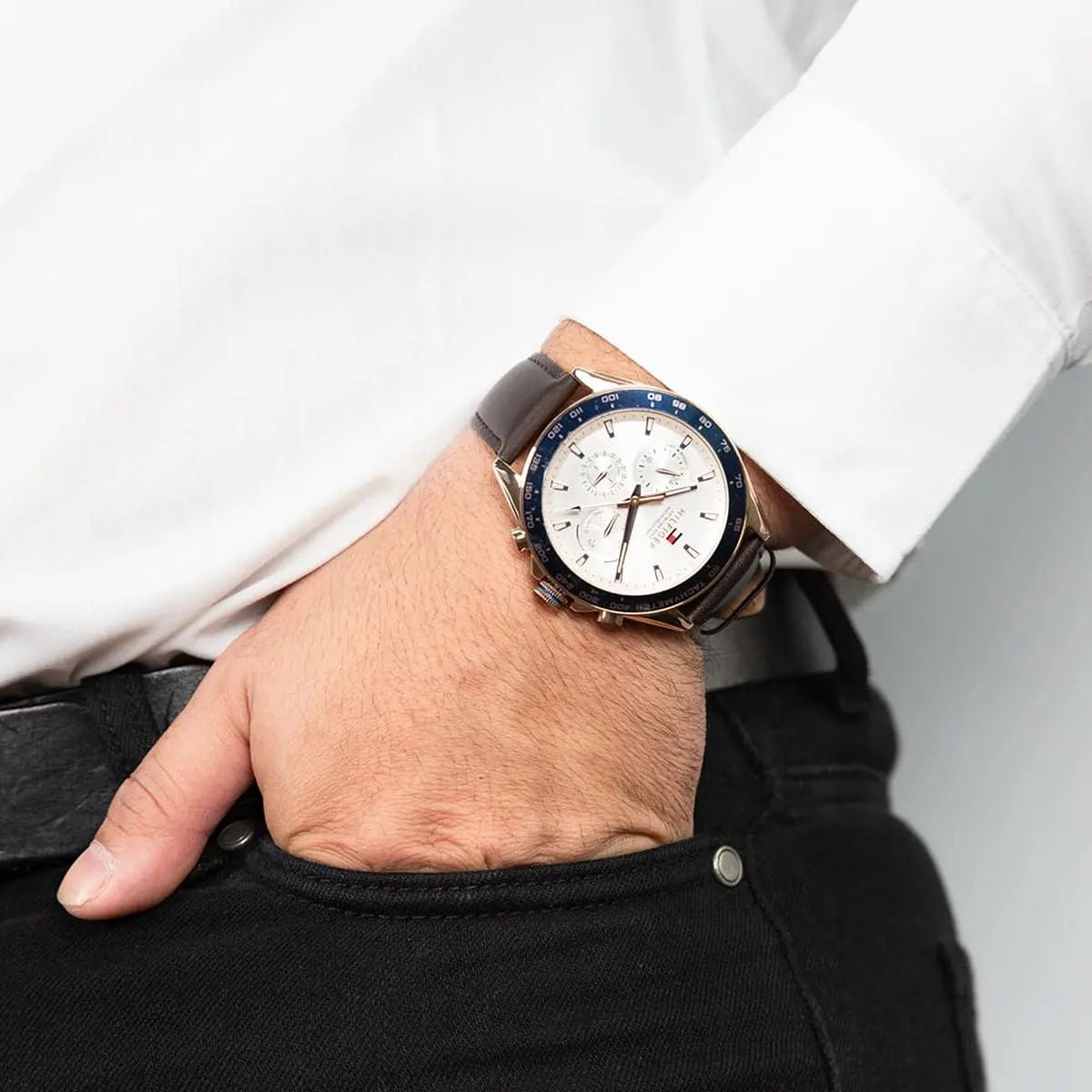 1791966-tommy-hilfiger-watch-men-white-dial-leather-brown-strap-quartz-analog-chronograph-5atm-165feet-water-resistant-owen_6.jpg