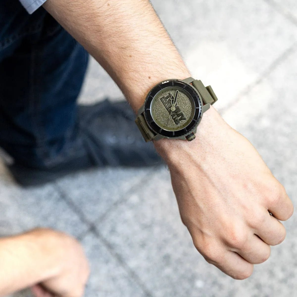 1792002-tommy-hilfiger-watch-jeans-men-green-dial-rubber-strap-quartz-battery-analog-three-hand-tokyo_10.jpg