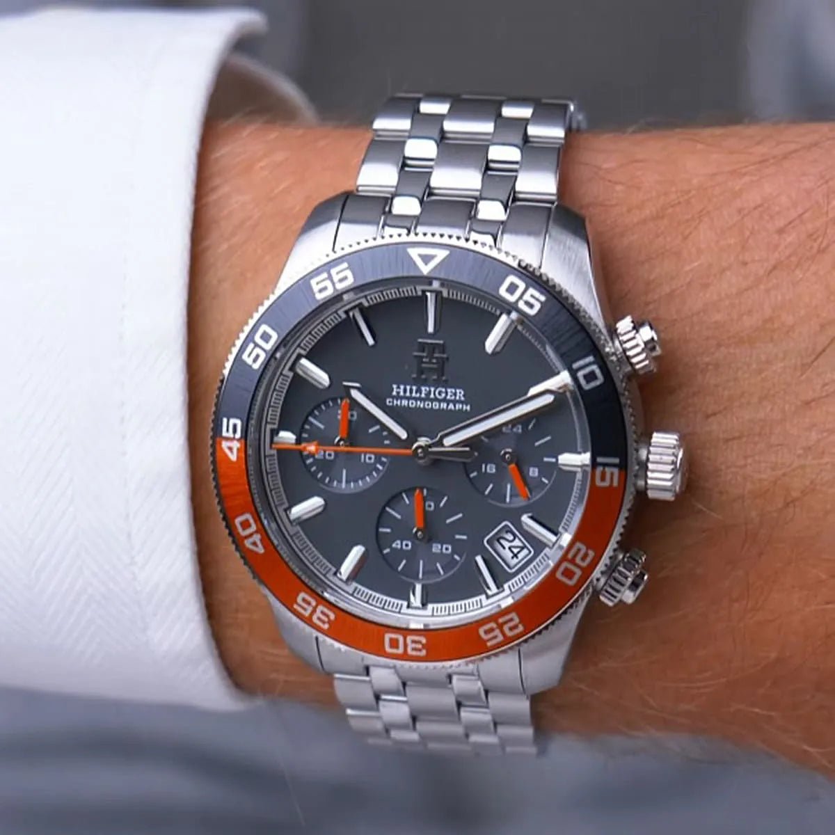 1792186-tommy-hilfiger-watch-chronograph-men-gray-dial-metal-stainless-steel-silver-strap-quartz-analog-th85_4.jpg