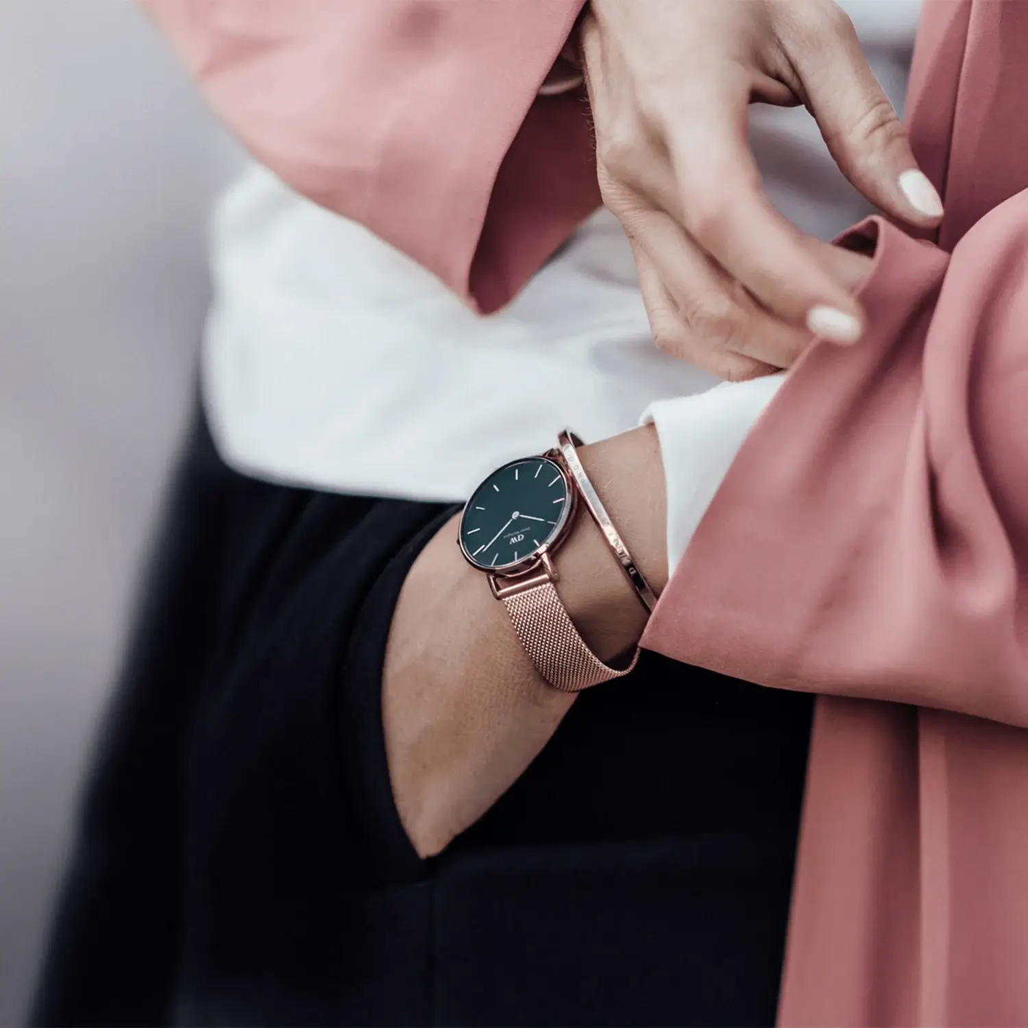 Original-Daniel-Wellington-Petite-Melrose-32mm36mm-Ladies-Watch-DW00100161DW00100303-5.webp