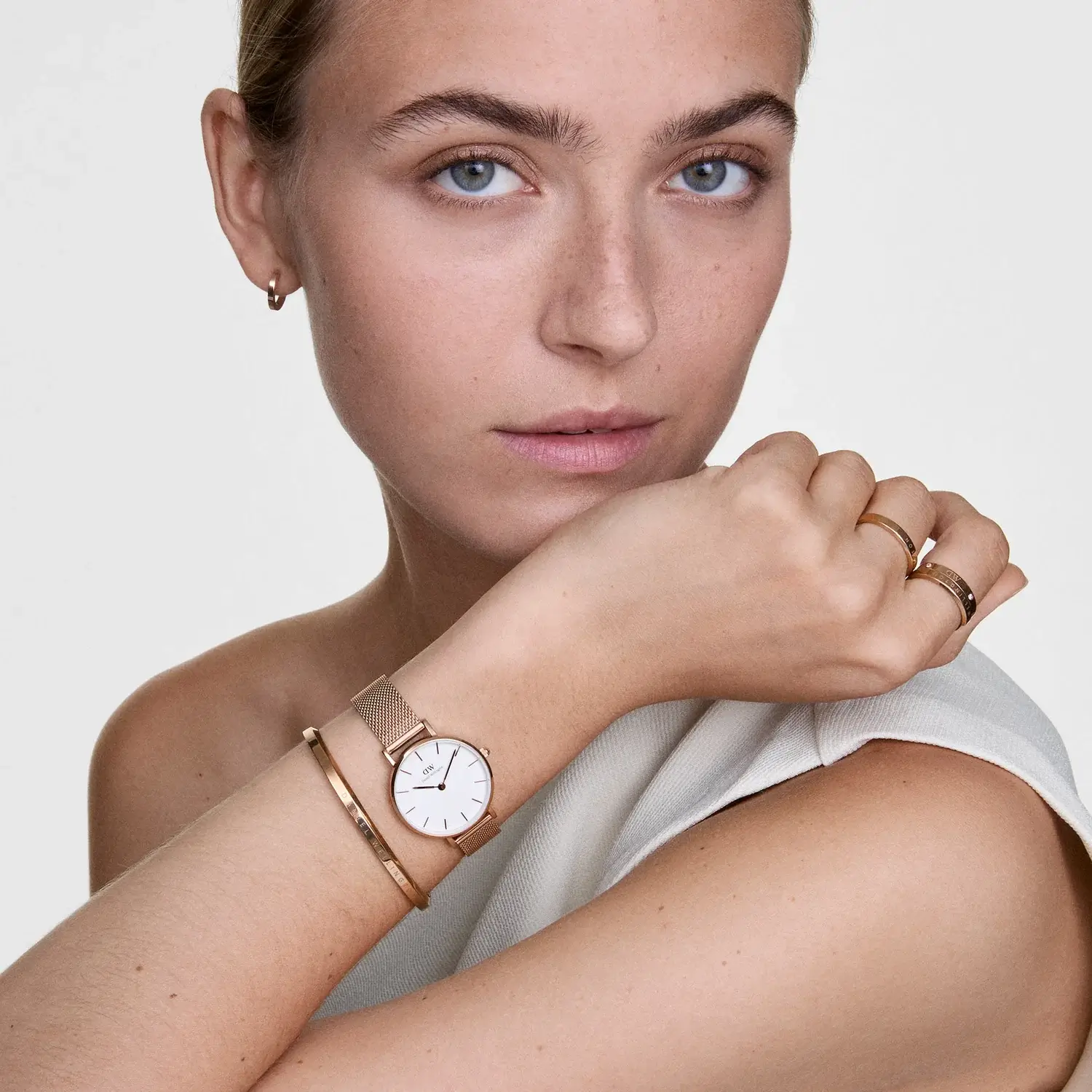 Original-Daniel-Wellington-Women-Classic-Petite-Melrose-32-mm36mm-DW00100163DW00100305-6.webp