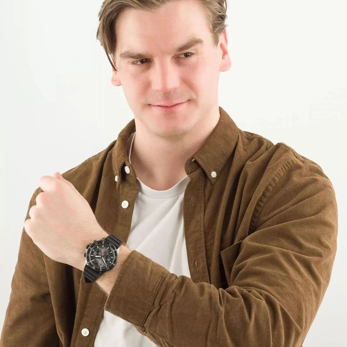 ar11515-emporio-armani-watch-100-meters-men-gray-dial-rubber-black-strap-quartz-battery-analog-chronograph-diver_17.jpg