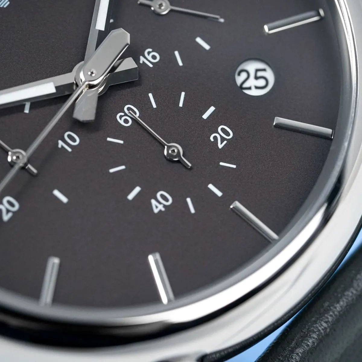 ar1735-emporio-armani-watch-men-gray-dial-leather-grey-strap-quartz-battery-analog-chronograph-luigi-large_10.jpg