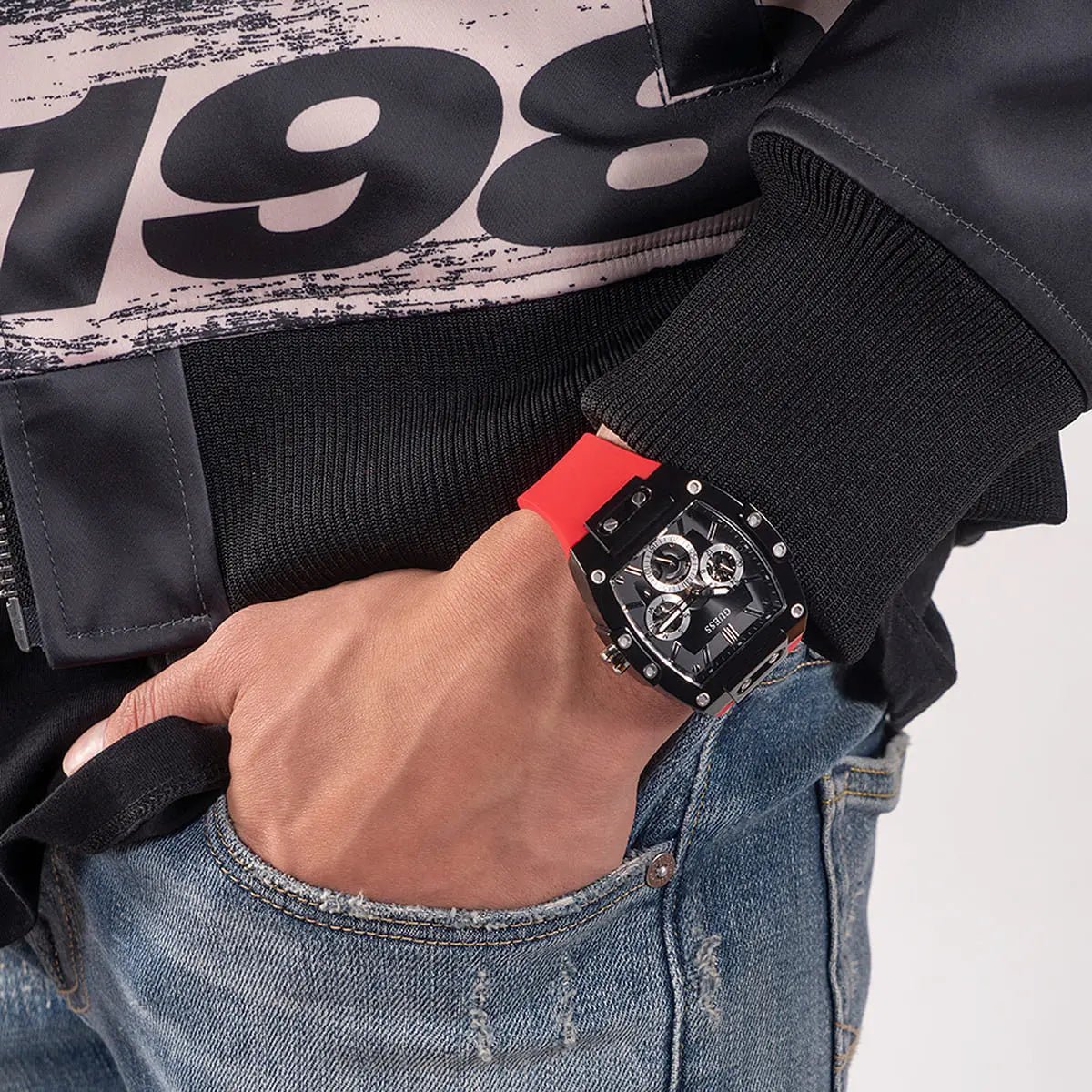 gw0203g4-guess-square-watch-men-black-dial-rubber-red-strap-quartz-battery-analog-phoenix_6_1.jpg