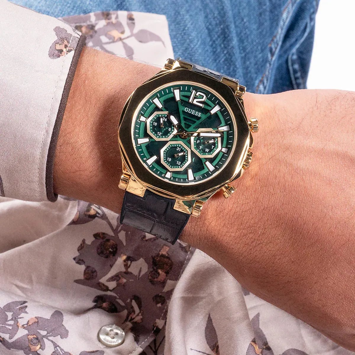 gw0492g3-guess-watch-men-green-dial-leather-black-strap-quartz-battery-analog-edge_9.jpg