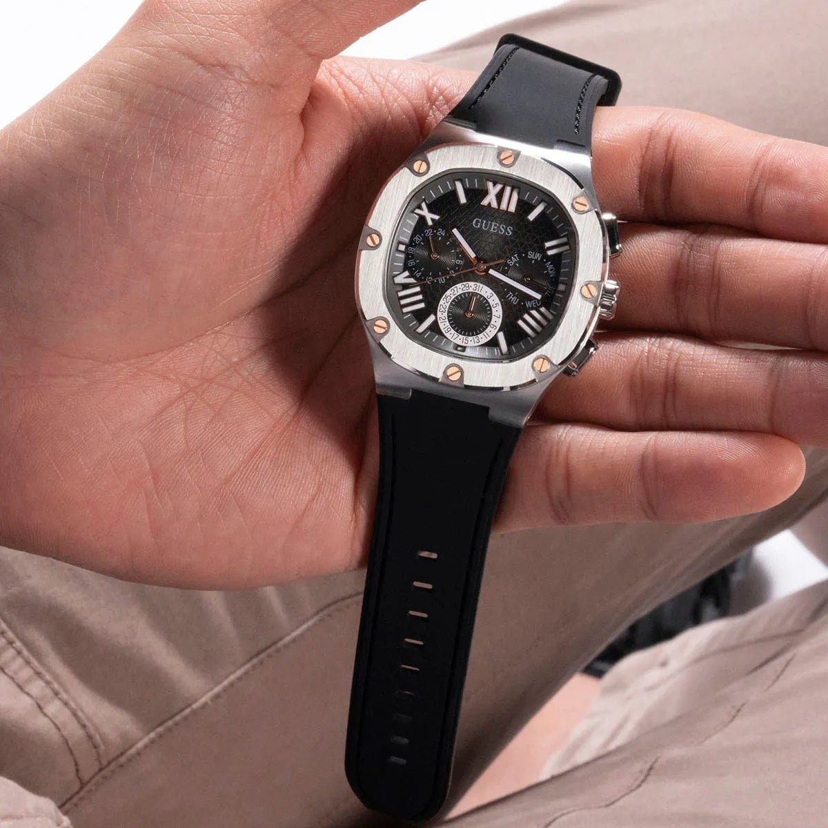 gw0571g1-guess-watch-men-black-dial-rubber-strap-quartz-battery-analog-headline_18.jpg