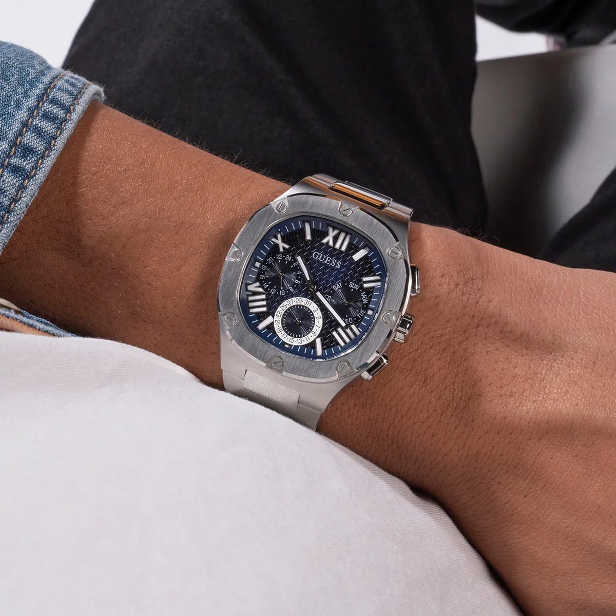 gw0572g1-guess-watch-men-blue-dial-metal-stainless-steel-silver-strap-quartz-battery-analog-headline_8.jpg