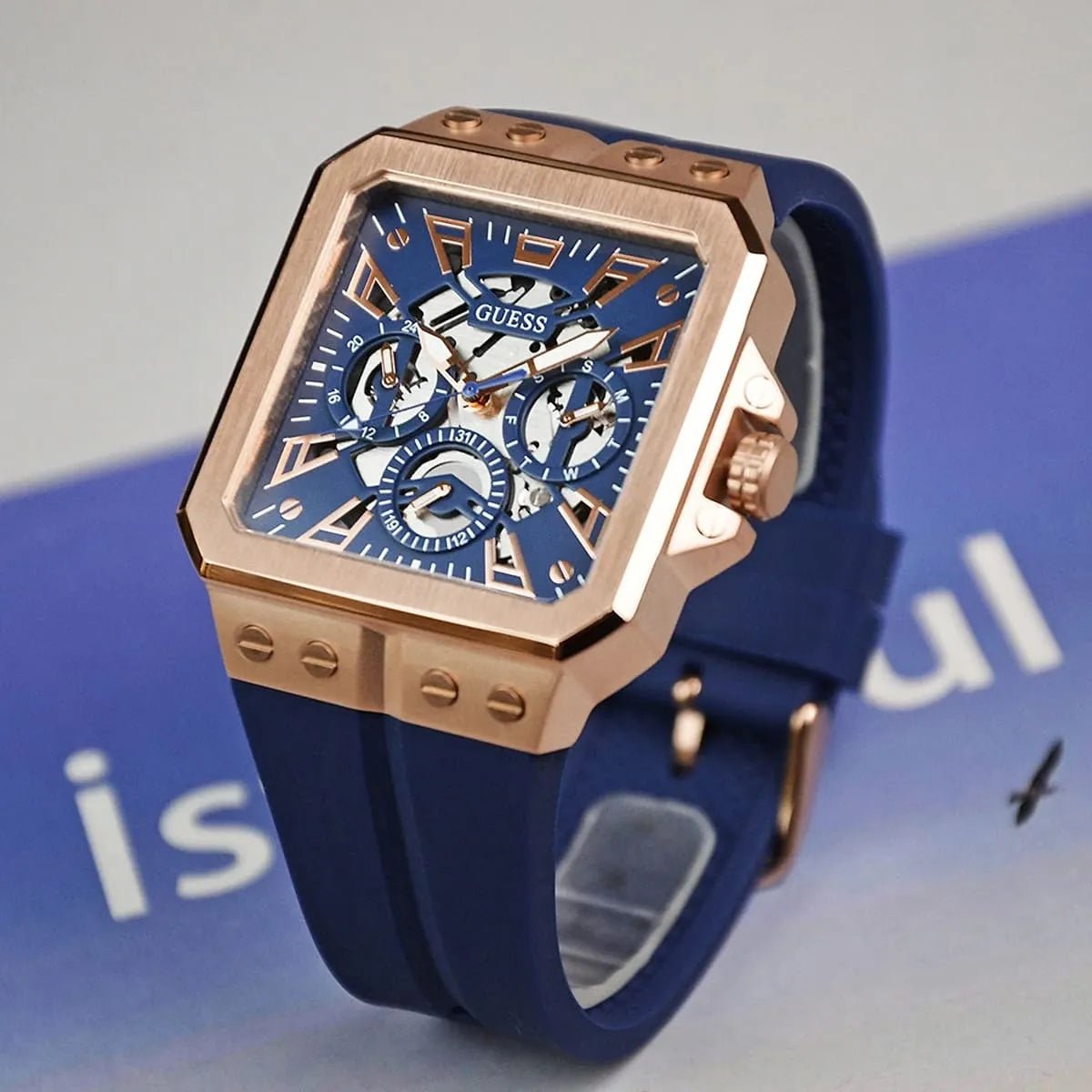 gw0637g3-guess-watch-men-square-blue-dial-rubber-strap-quartz-battery-analog-leo_7.jpg