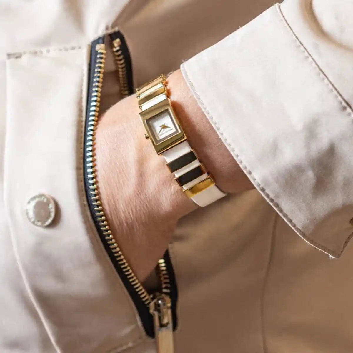 michael-kors-mini-darrington-gold-tone-and-leather-womens-watch-mk4899-white-dial-egypt_6.jpg