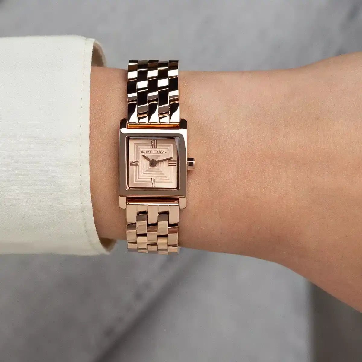 michael-kors-mk4932-georgie-original-watch-gold-dial-golden-metal-strap-egypt_6.jpg
