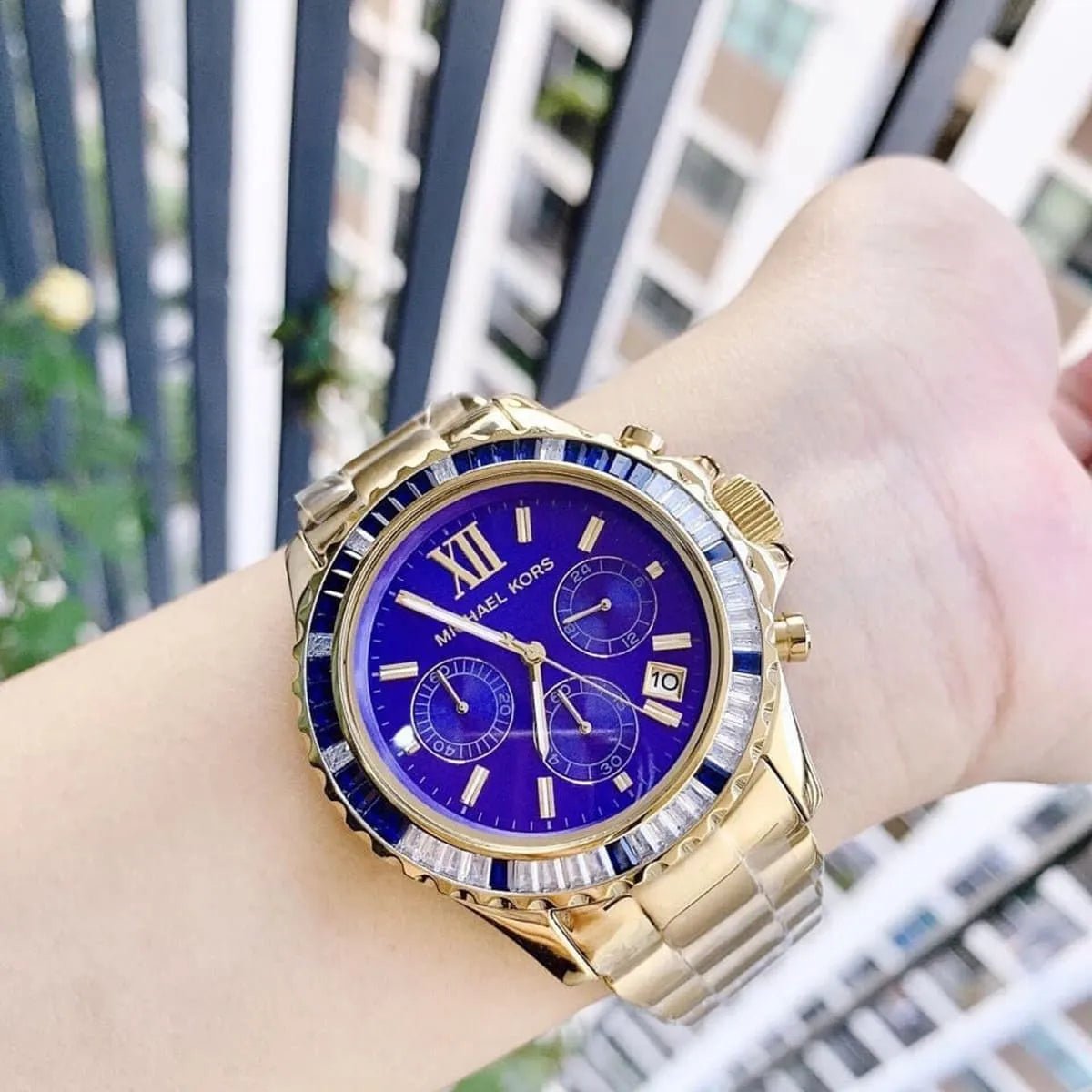 mk5754-michael-kors-watch-women-blue-dial-metal-stainless-steel-gold-strap-quartz-battery-analog-chronograph-everest_12.jpg