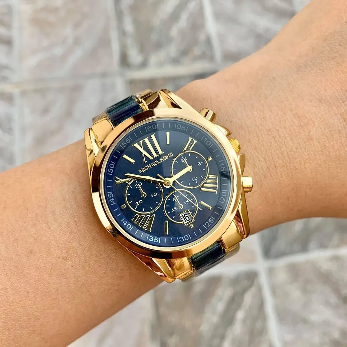 mk6268-michael-kors-watch-men-blue-dial-multi-gold-strap-quartz-battery-analog-chronograph-bradshaw_5.jpg