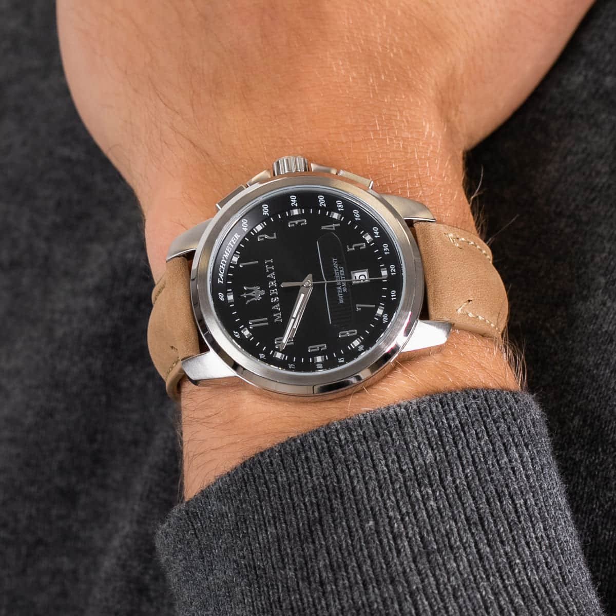 r8851121004-maserati-watch-men-black-dial-leather-beige-strap-quartz-battery-analog-three-hand-water-resistant-50-meters-successo_8.jpg