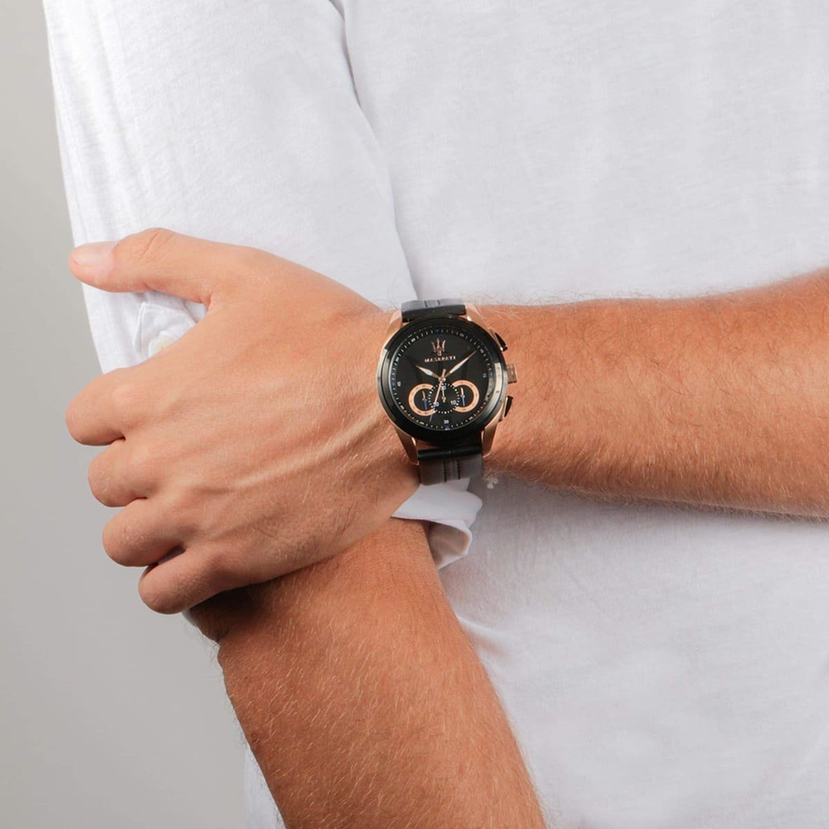 r8871612025-maserati-watch-men-black-dial-leather-strap-quartz-battery-analog-chronograph-traguardo_8.jpg