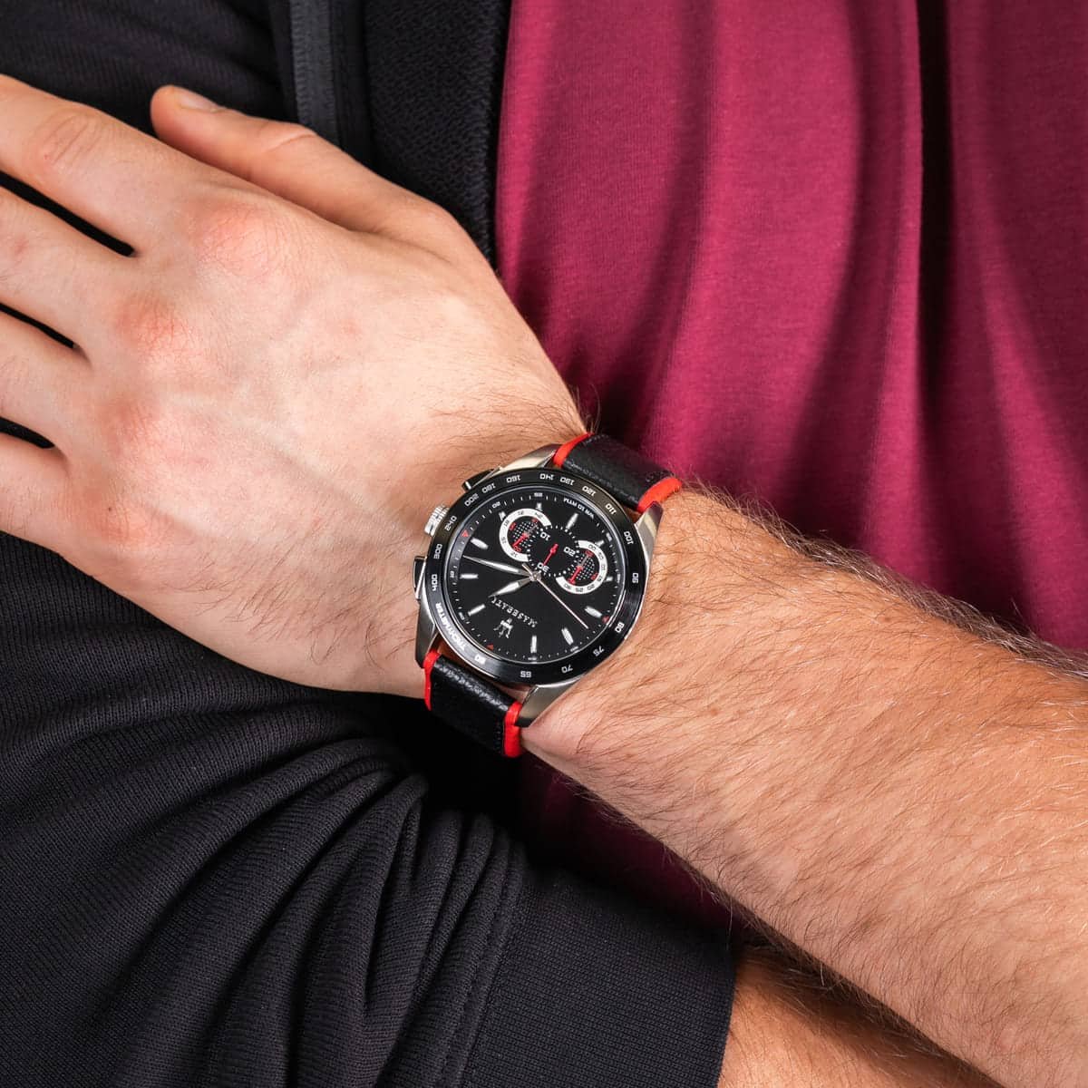 r8871612028-maserati-watch-men-black-dial-leather-strap-quartz-battery-analog-chronograph-tachymeter-wr-10-atm-traguardo_7.jpg