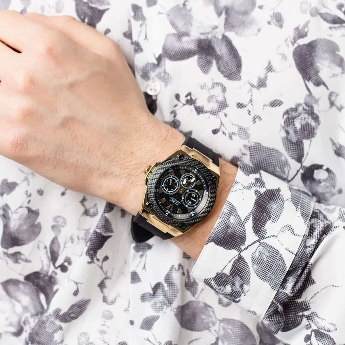 w1049g5-guess-watch-men-black-rubber-legacy-hand-9.jpg