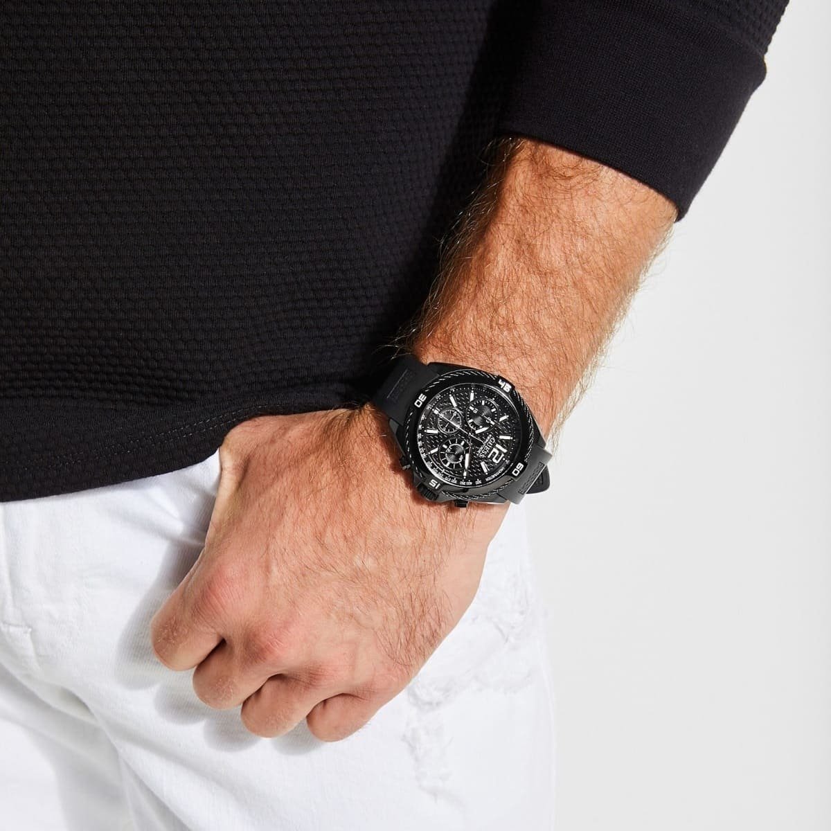 w1168g2-guess-watch-men-black-rubber-surge-hand-7.jpg