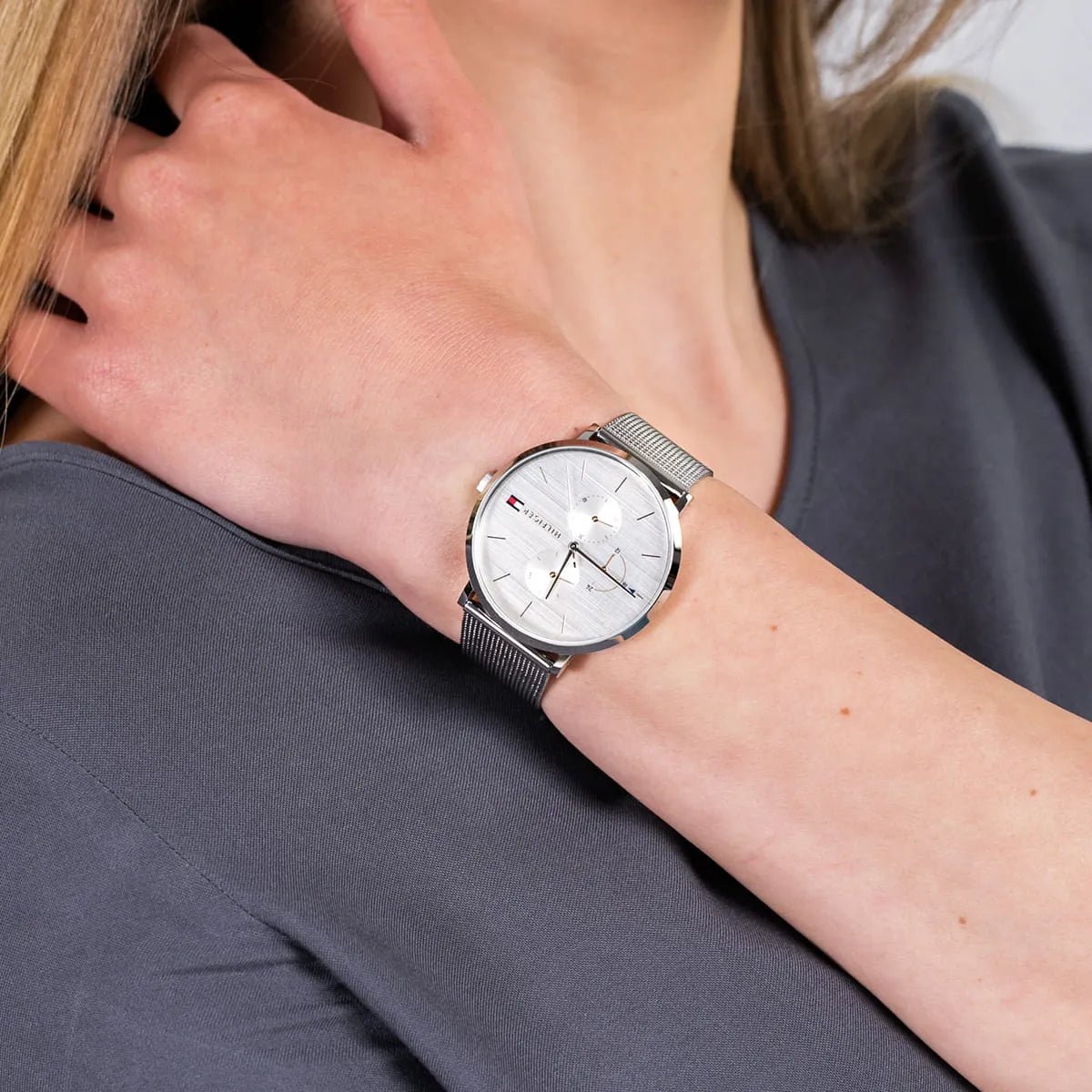 1781942-tommy-hilfiger-watch-women-white-dial-mesh-metal-stainless-steel-silver-strap-quartz-battery-analog-jenna_10.jpg