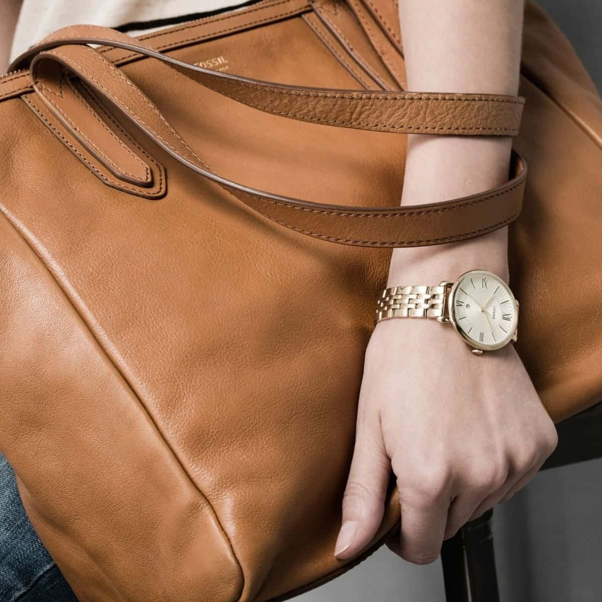 es3434-fossil-watch-women-gold-metal-jacqueline-hand-8.jpg