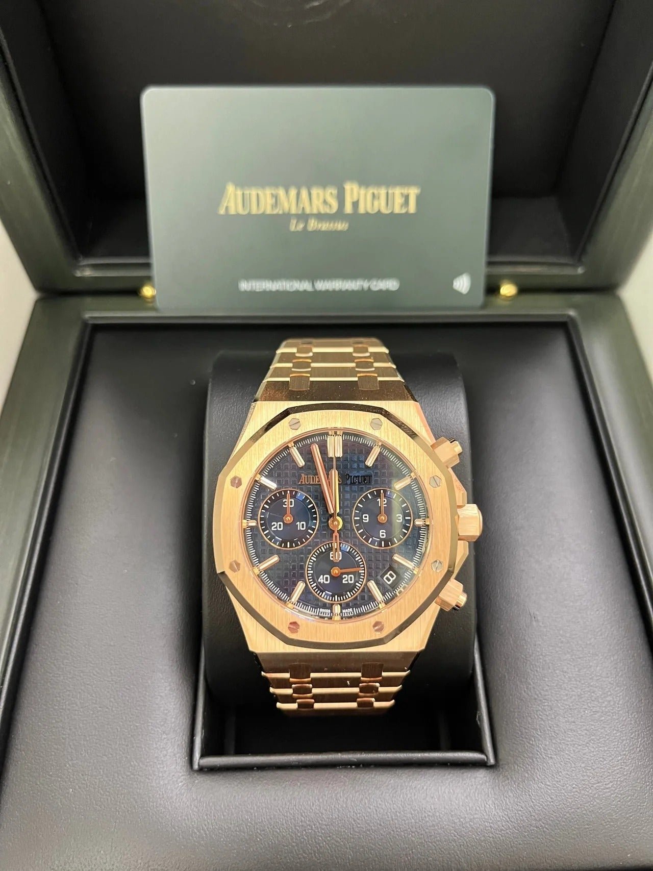 imgi_15_audemars-piguet-royal-oak-chronograph-41-mm-blue-dial-ref-26240oroo1320or05-295883_1280x_a290c811-4a24-429f-9bfb-46ce947110a9
