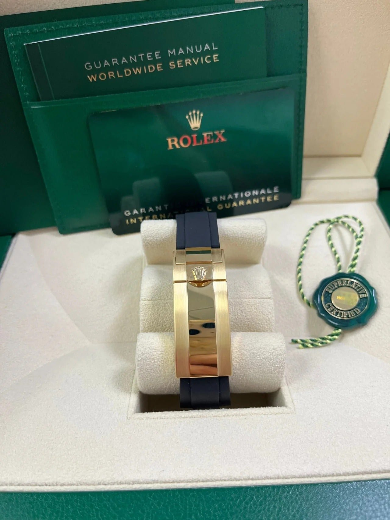 imgi_22_rolex-daytona-18k-yellow-gold-paul-newman-dial-126518ln-674081_1280x_6019f44a-59ba-4574-8b47-26d0902f4ad5