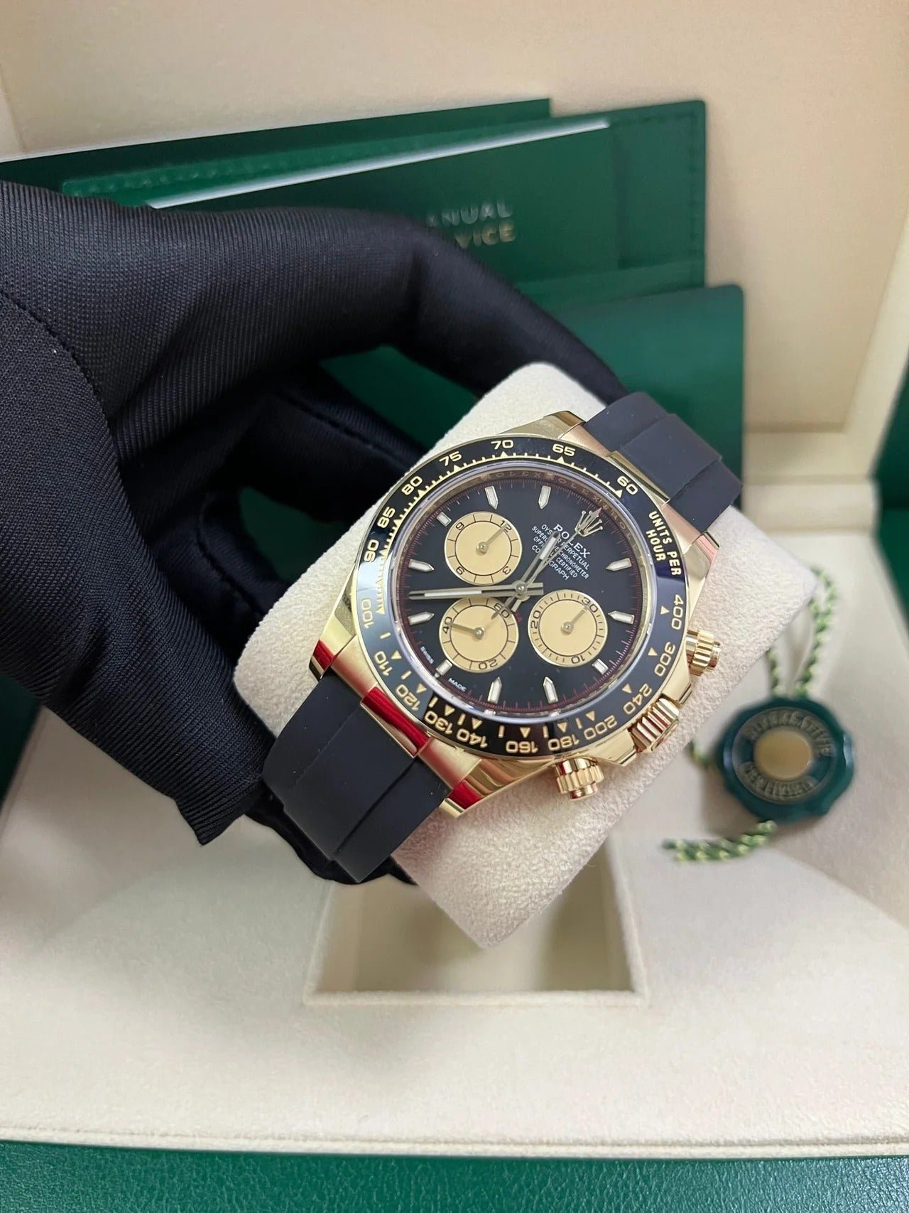 imgi_25_rolex-daytona-18k-yellow-gold-paul-newman-dial-126518ln-756607_1280x_1cef224f-bf9e-41af-96c9-e9ecaebdee2a