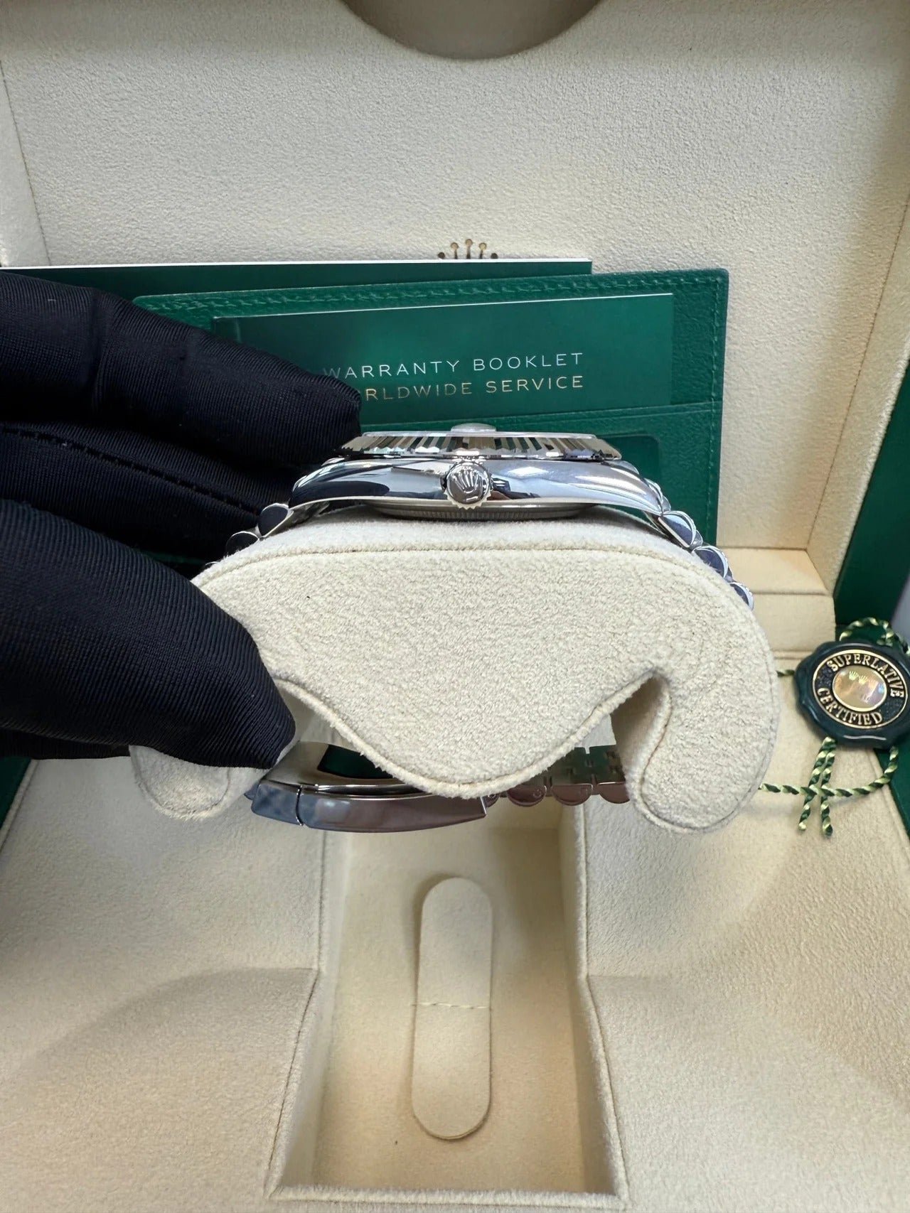 imgi_37_rolex-datejust-41-stainless-steel-white-gold-white-index-dial-fluted-bezel-jubilee-bracelet-ref-126334-864461_1280x_aeefbd46-0616-49cf-8dbe-36e912c66998