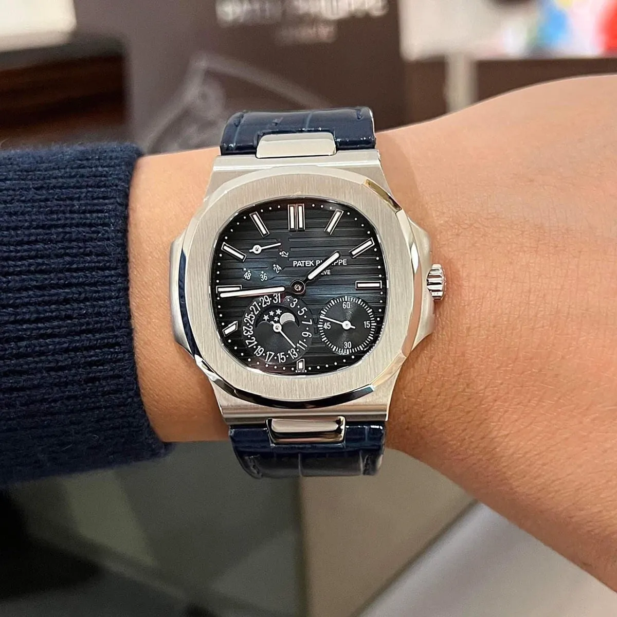 patek-philippe-men-nautilus-blue-dial-moonphase-watch_3