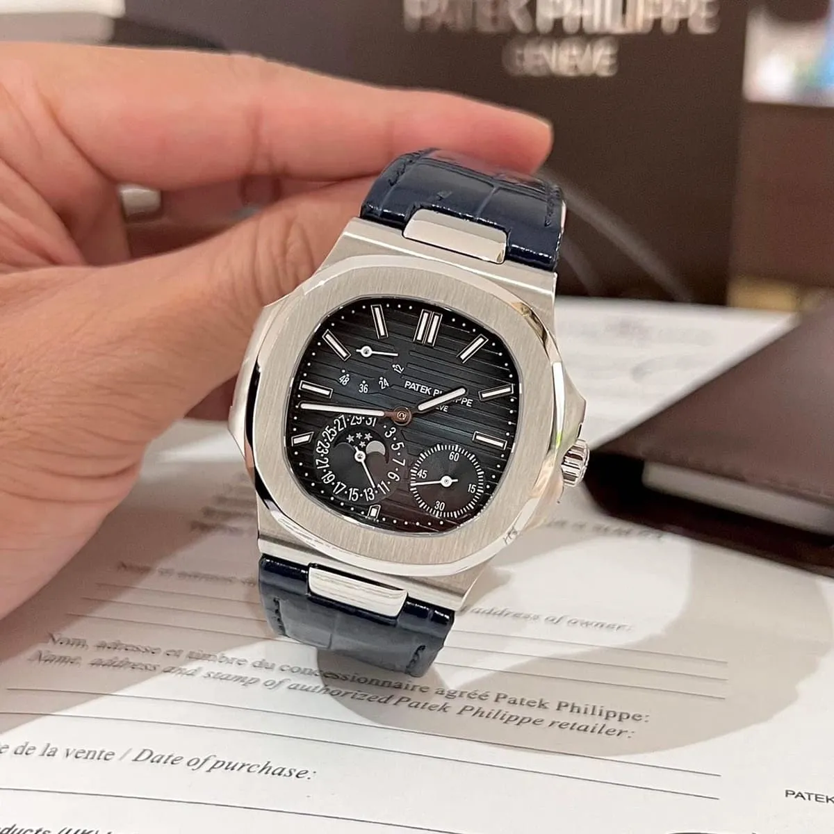 patek-philippe-men-nautilus-blue-dial-moonphase-watch_4